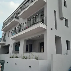 Διαμέρισμα Brand New Flat Near De Bosset Bridge,