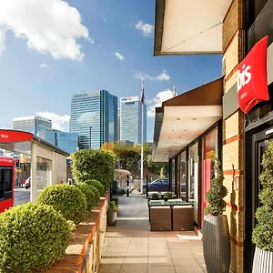 ibis-london-docklands-canary-wharf.cambridgehotelsuk.com/