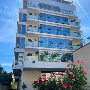 rezervați aici
